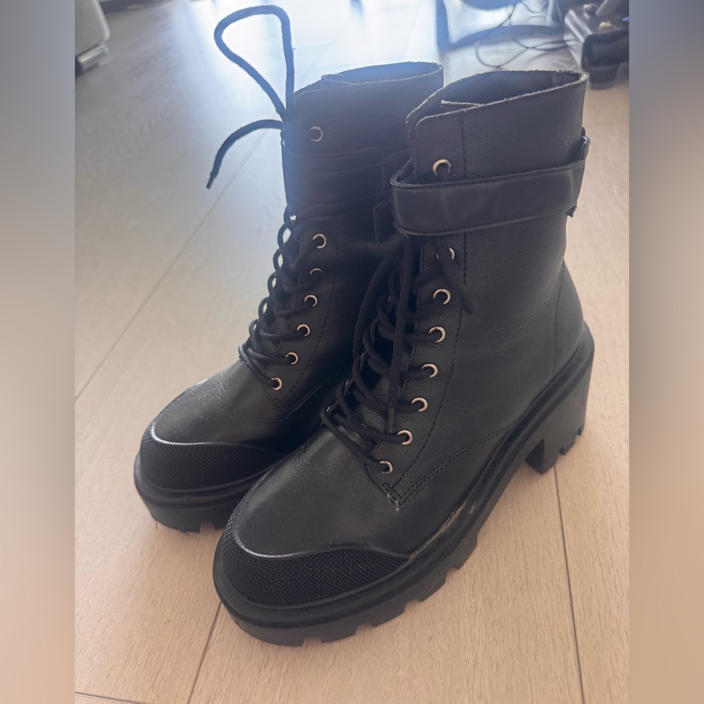 Chunky combat booties size 7